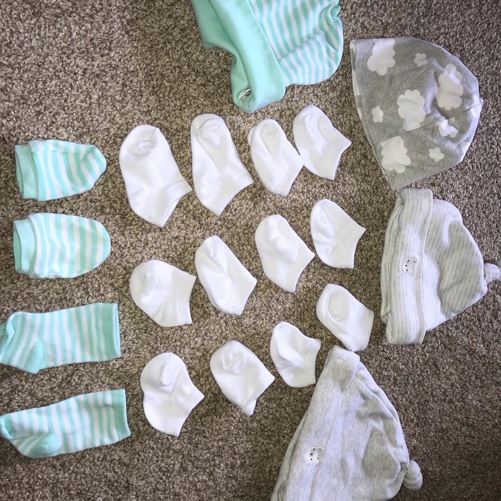 Infant hats, socks and glove bundle